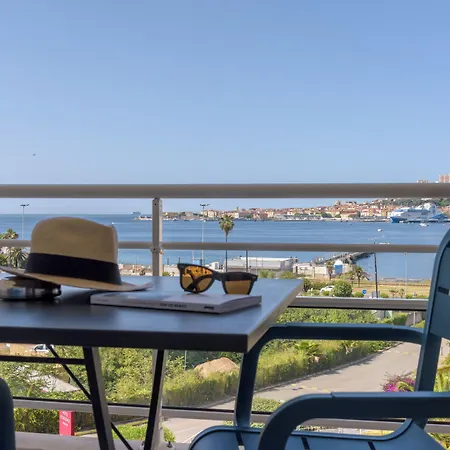 מלון דירות De Tourisme Amiraute