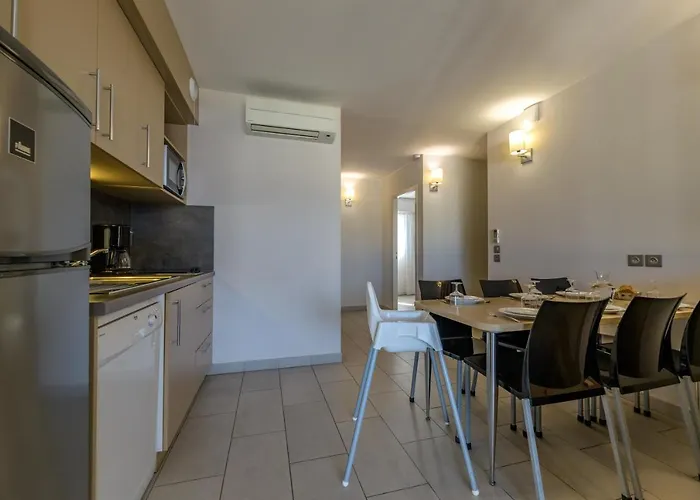 De Tourisme Amiraute Aparthotel 4*