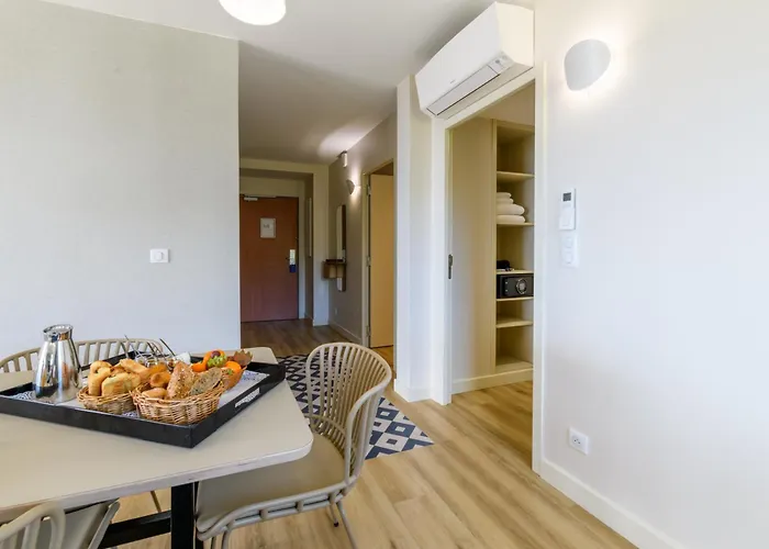 De Tourisme Amiraute Ajaccio (Corsica)