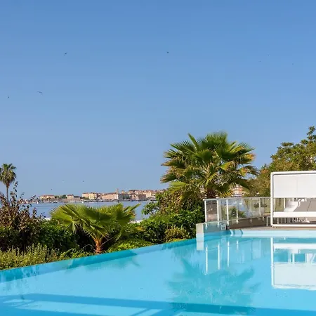De Tourisme Amiraute Lejlighedshotel