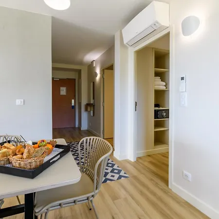 De Tourisme Amiraute Αζάτσιο