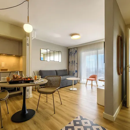 De Tourisme Amiraute 4*