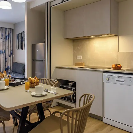 De Tourisme Amiraute Aparthotel