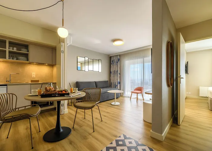 De Tourisme Amiraute 4*