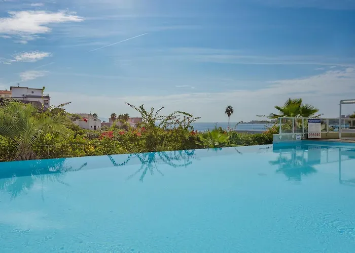 De Tourisme Amiraute Aparthotel